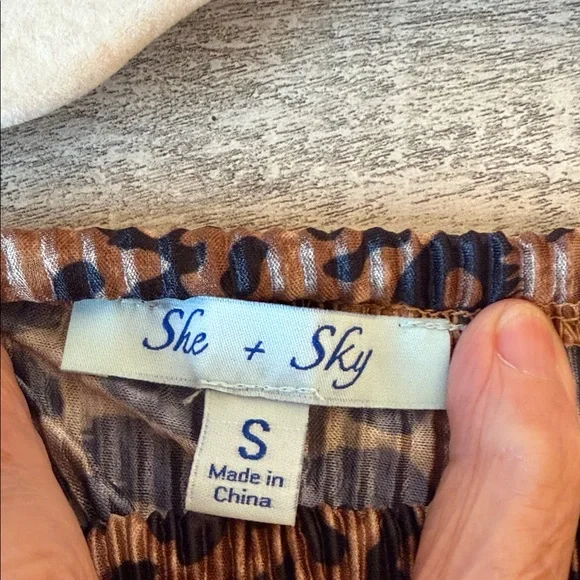 She + Sky Animal Print Flared Sleeve Blouse - Picture 4 of 6